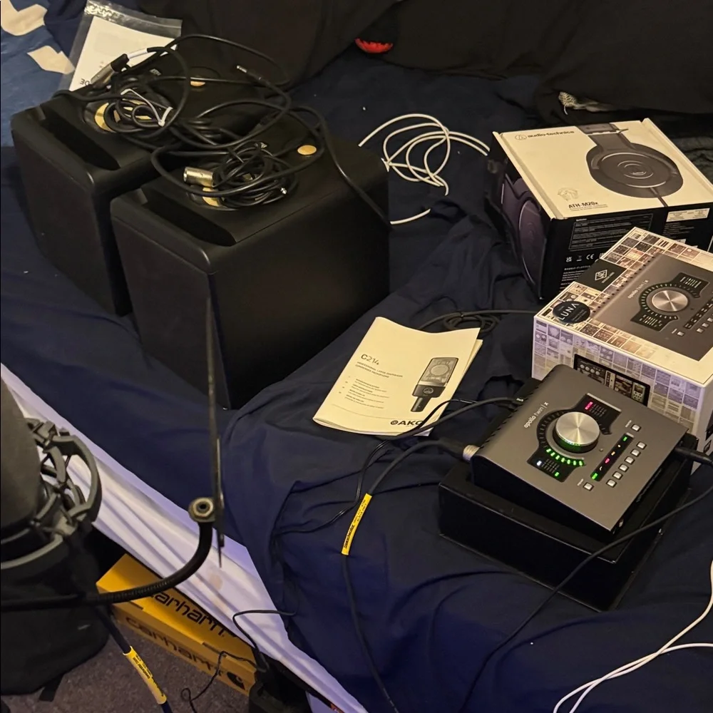 Audio Interface and Speaker Set